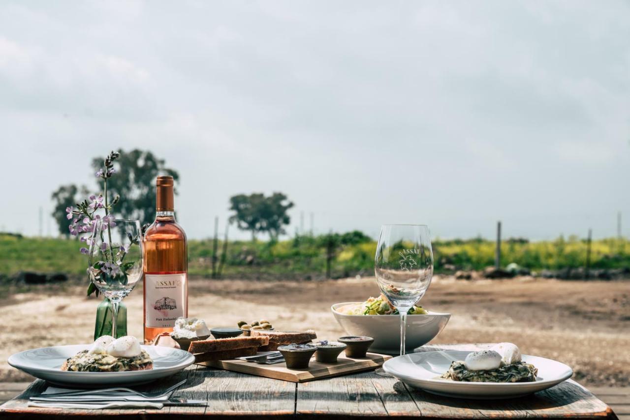 Assaf Boutique Winery & Cabins Kidmat Tsvi ภายนอก รูปภาพ
